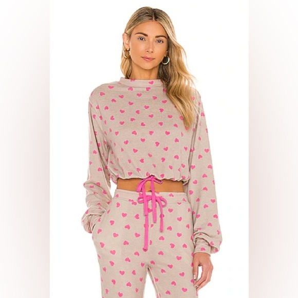 Beach Riot Tops - BEACH RIOT Dylan Sweatshirt in Taupe Heart
Color: Taupe Heart